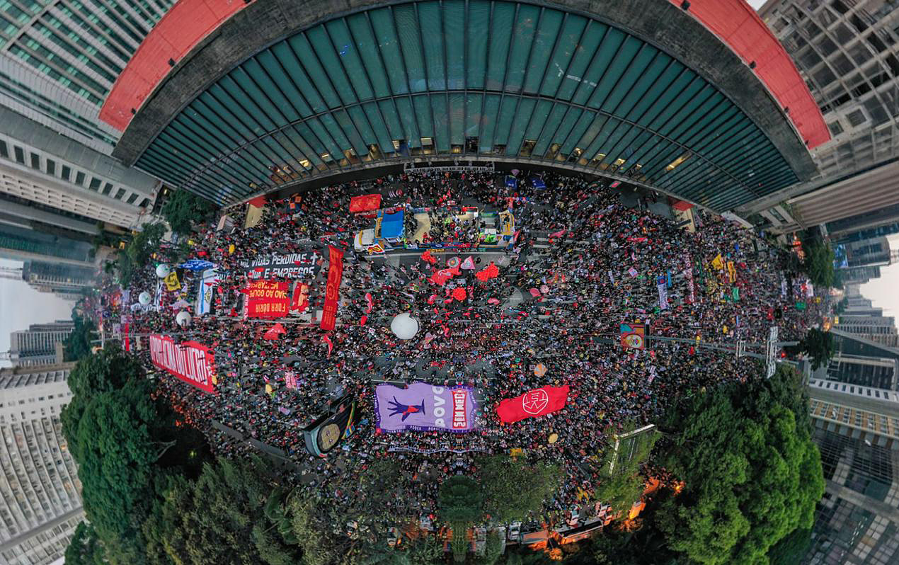 Manifestantes ocupam a Paulista pelo Fora Bolsonaro: 'A culpa é dele'